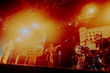 リーガルリリーのライブの様子。（撮影：稲垣ルリコ）