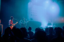 リーガルリリーのライブの様子。（撮影：稲垣ルリコ）