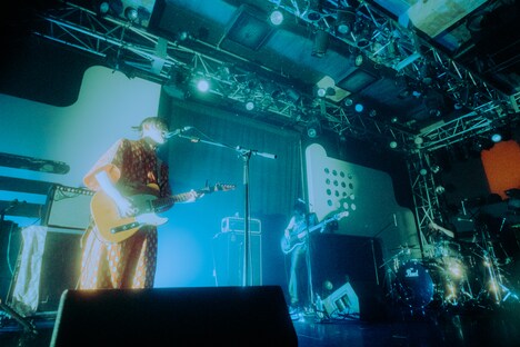 リーガルリリーのライブの様子。（撮影：稲垣ルリコ）