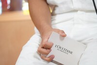 隅々までケアの行き届いたMINGYUの右手。