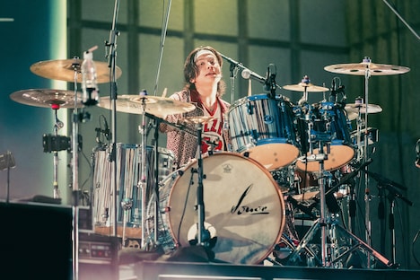 しおん(Dr)(撮影:うえむらすばる)