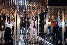 パフォーマンス中の郷ひろみ。（写真提供：NHK）