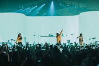 新鋭3人による「Champions」のパフォーマンスの様子。（Photo by Yokoyama Masato）