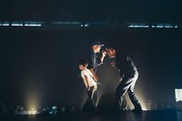 鎮座DOPENESSのパフォーマンスの様子。（Photo by Yukitaka Amemiya）