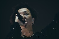 2日目のトリ前に登場したguca owl。（Photo by Yukitaka Amemiya）