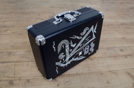 UNIVERSAL MUSIC STORE限定オリジナルレコードプレーヤー