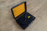 UNIVERSAL MUSIC STORE限定オリジナルレコードプレーヤー