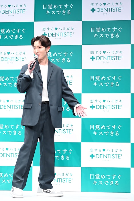 「まだしゃべれますよ？」と言いながら退場する渡辺翔太（Snow Man）。