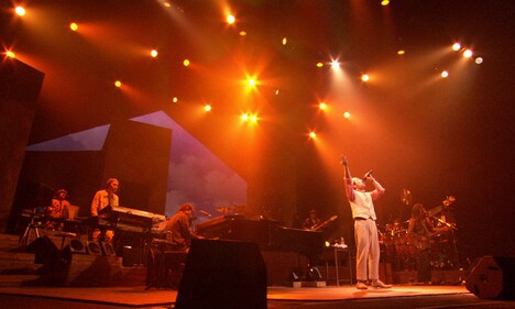 「槇原敬之 CONCERT TOUR 2002 ～Home Sweet Home～」の様子。