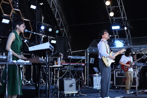 KIRINJIのステージの様子。