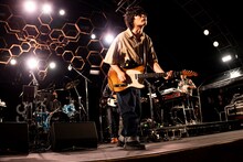 くるりのステージの様子。