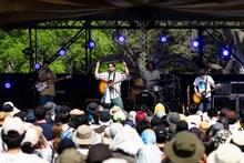 グソクムズのステージの様子。