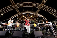 ceroのステージの様子。