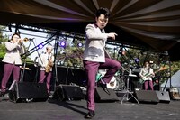 在日ファンクのステージの様子。