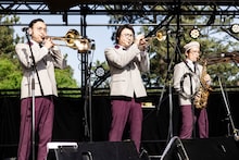 在日ファンクのステージの様子。