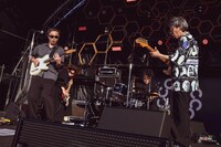 ZAZEN BOYSのステージの様子。