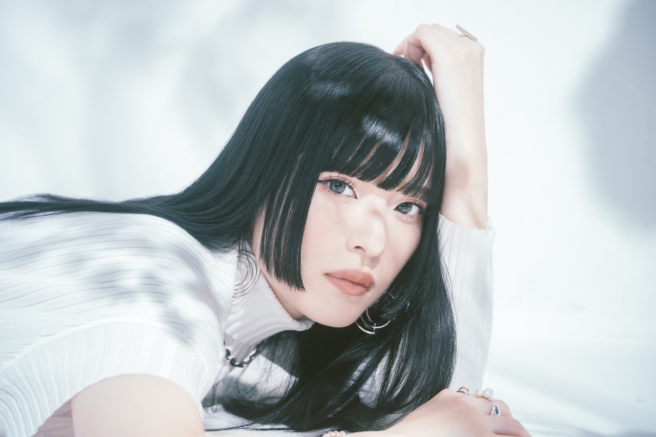 ASCA、シングル「紫苑の花束を」ジャケットはカジュアルなビジュアルに