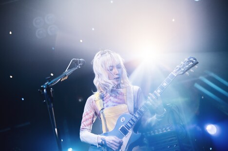 MAMI（G, Vo）（Photo by Yukihide [JON...] Takimoto）