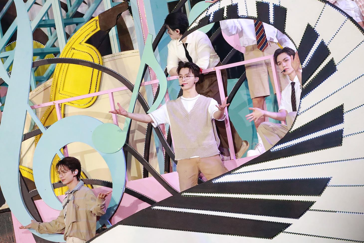 「SEVENTEEN TOUR 'FOLLOW' AGAIN TO JAPAN」日産スタジアム公演の様子。(P)&(C) PLEDIS Entertainment