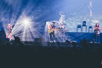 ユッコ・ミラーがゲスト参加したBilmuriのライブの様子。（Photo by Taichi Nishimaki）