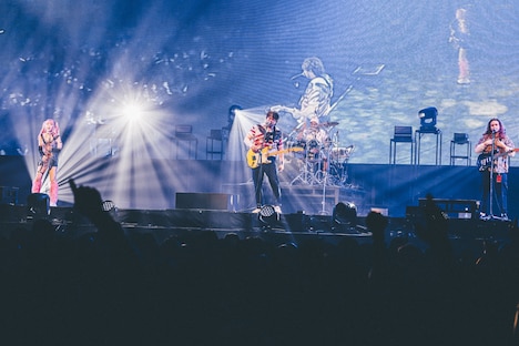 ユッコ・ミラーがゲスト参加したBilmuriのライブの様子。（Photo by Taichi Nishimaki）