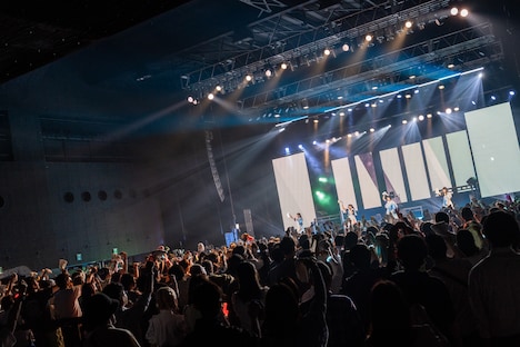 「タイトル未定 ワンマンライブ 東京 『 TETRAPOD 』」の様子。