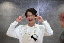 とあるメンバーになりきるタカシ。