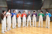 「超特急連結ゲーム」で遊ぶ超特急。