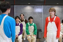 「君の変顔が終着駅」ゲームの様子。変顔をする前のユーキ。