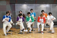 カイ考案のゲームに挑戦するメンバー。