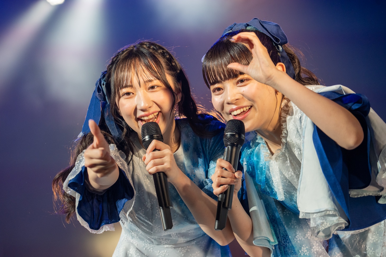 左から谷乃愛、阿部葉菜。