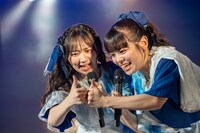 左から谷乃愛、阿部葉菜。