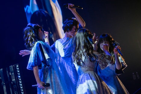 「タイトル未定 ワンマンライブ 東京 『 TETRAPOD 』」の様子。