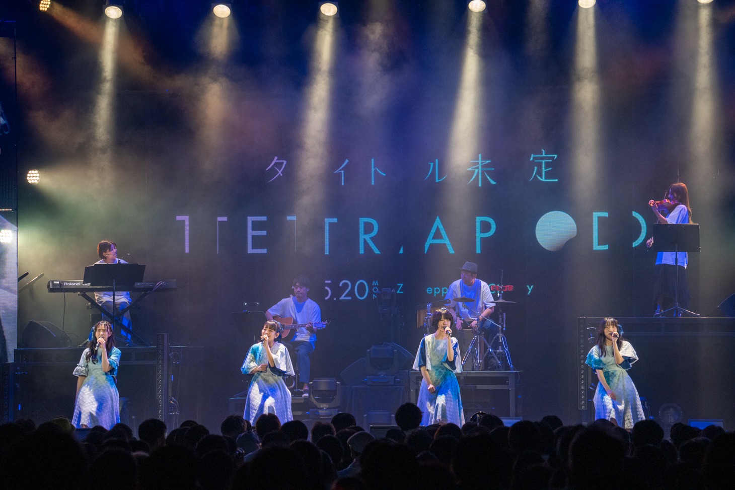 アコースティックのバンド編成でライブを届けるタイトル未定。