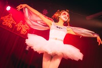 「妖精さんの素敵なダンスショー」の様子。（撮影：金澤正平）