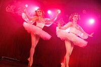 「妖精さんの素敵なダンスショー」の様子。（撮影：金澤正平）