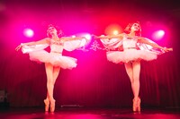 「妖精さんの素敵なダンスショー」の様子。（撮影：金澤正平）