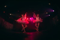 「妖精さんの素敵なダンスショー」の様子。（撮影：金澤正平）