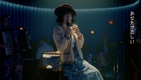 「SUNTORY WORLD WHISKY 碧Ao」のWeb CM「今宵、どうぞお好きなように」編より。