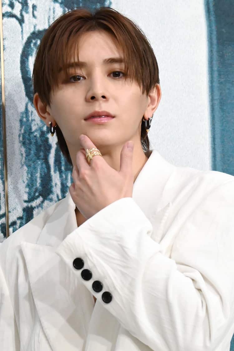 山田 涼介 ピアス