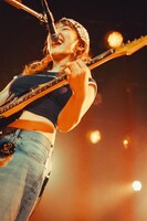 牛丸ありさ（Vo, G）（Photo by uuworks）