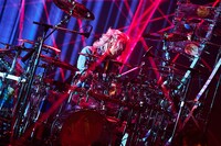 真矢（Dr）（撮影：田辺佳子）