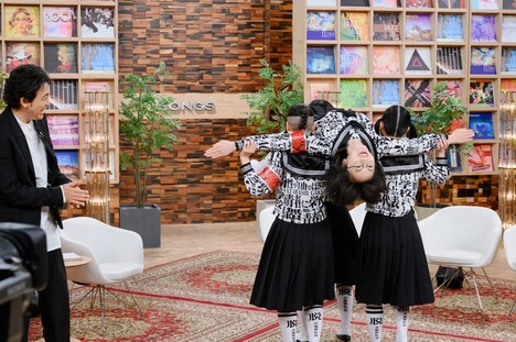 大泉洋と新しい学校のリーダーズ。(写真提供:NHK)