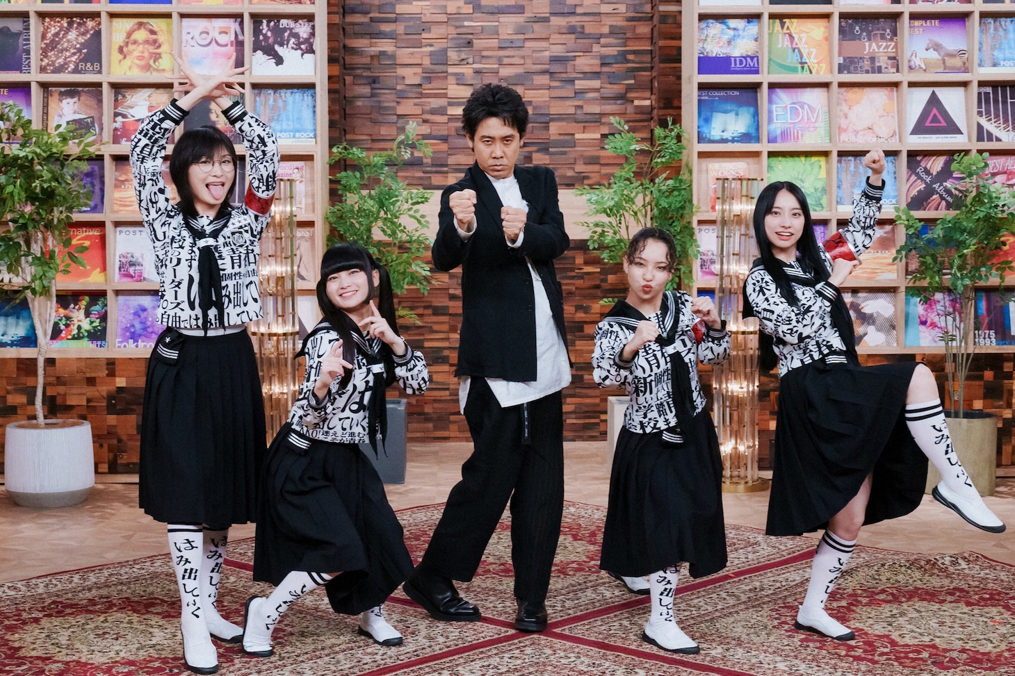 大泉洋と新しい学校のリーダーズ。（写真提供：NHK）
