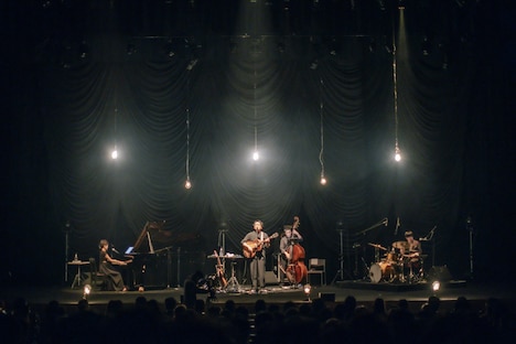 「KIRINJI 25th ANNIVERSARY LIVE」の様子。（撮影：藤井拓）