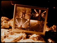 KOTORI「LOVE」ミュージックビデオより。