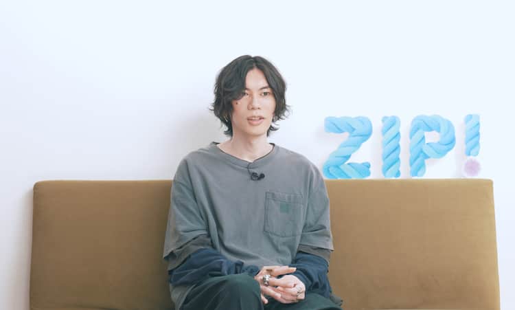 米津玄師が明日「ZIP!」で告白、「毎日」はカーテンを閉めきった部屋で 