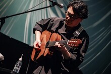 堀込高樹（Vo, G）（撮影：藤井拓）