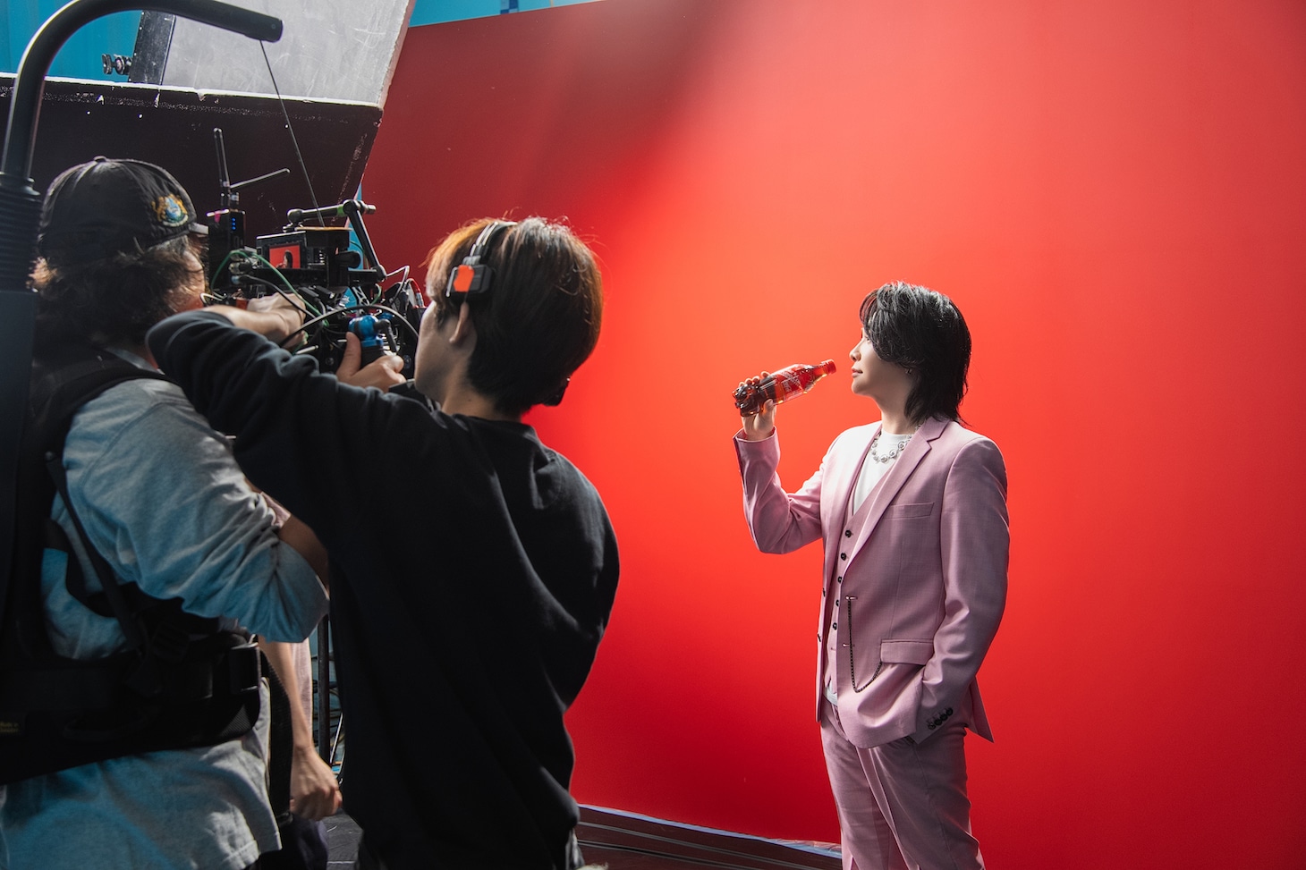 テレビCM「Coke STUDIO 魔法のはじまり」編の撮影の様子。