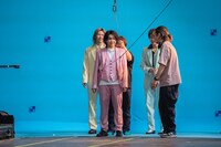 テレビCM「Coke STUDIO 魔法のはじまり」編の撮影の様子。